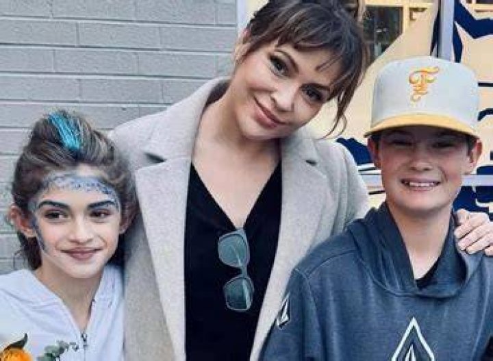 Alyssa Milano Children Meet Milo Thomas Bugliari And Elizabella Dylan