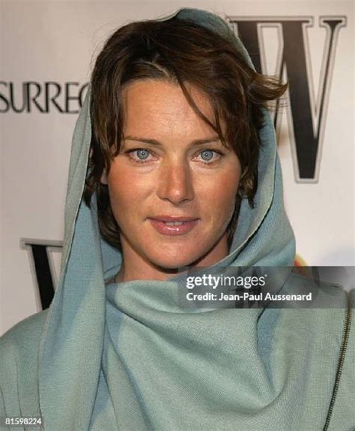 Angela Featherstone Celebridades