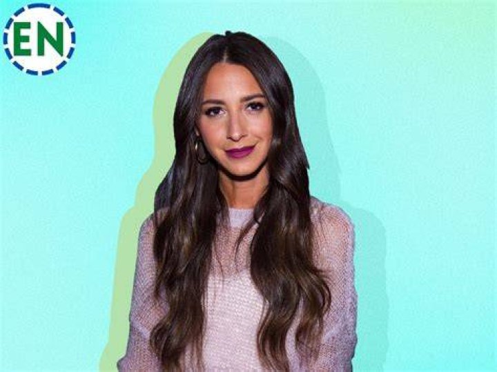 Arielle Charnas Net Worth & Age Famous People Today