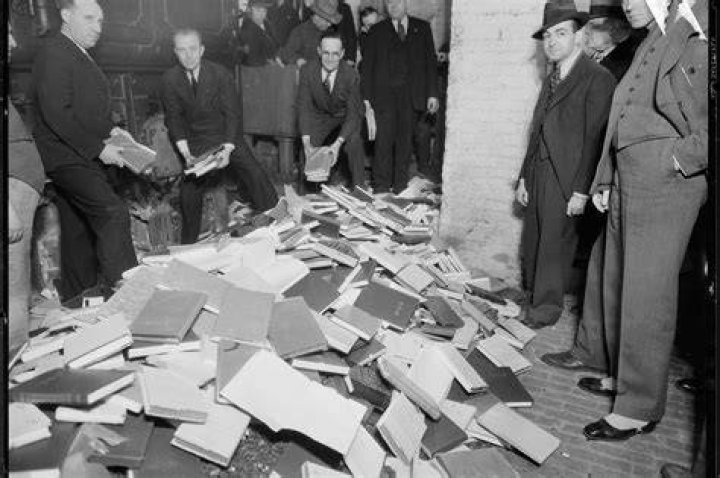 Dusting Off a Police Trove of Photographs to Rival Weegee’s The New
