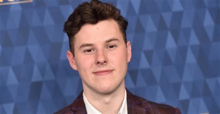 Nolan Gould Bio, Wiki, Age, Family, Girlfriend, Dating, Iq, Gay, Modern